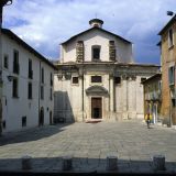 Terre(in)moto | piazza S. Biagio, chiesa di S. Caterina martire. Foto: Roberto Monasterio, Carsa Edizioni