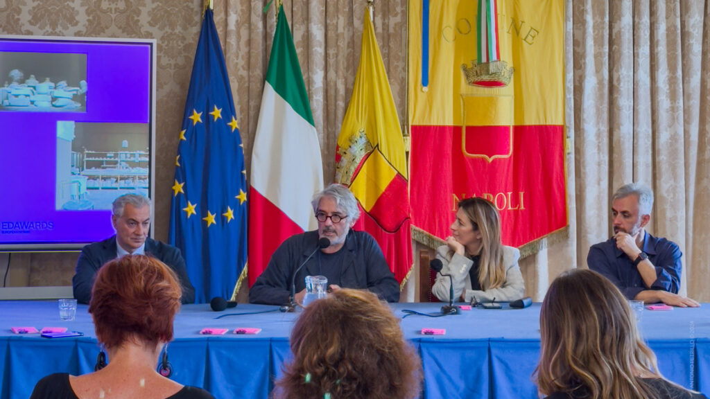 Conferenza stampa alla Sala Giunta di Palazzo San Giacomo di Napoli