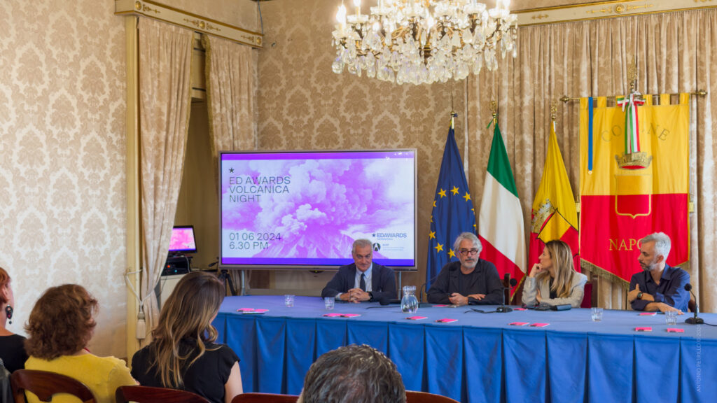 Conferenza stampa alla Sala Giunta di Palazzo San Giacomo di Napoli